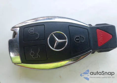 2017 Mercedes-Benz C 300 4Matic z USA, uszkodzony, nr VIN WDDWJ4KB2HF488590